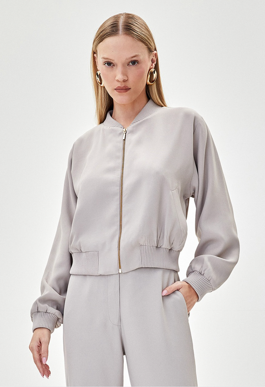 Jaqueta Bomber Crepe Bella - Cinza